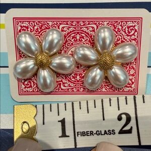 Elegant Pearl Flower Earrings